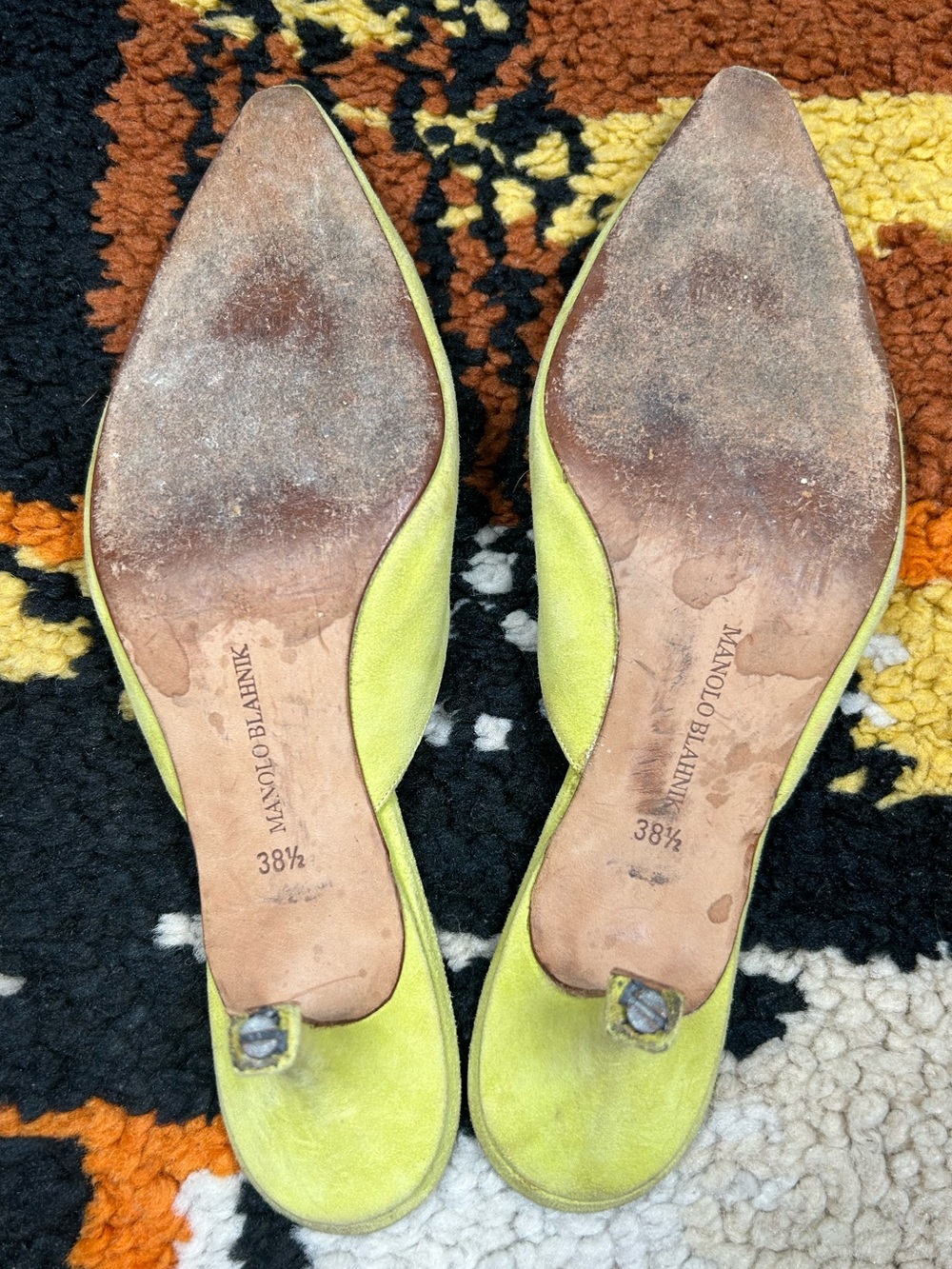 MANOLO BLAHNIK, suede lime, kitten heels!! - Picture 8 of 12